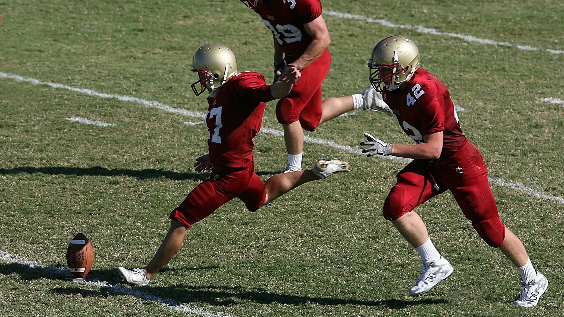 九游下载安装-美国队赛制解读：团体赛制中的攻防平衡与策略应用，美国队内训练赛